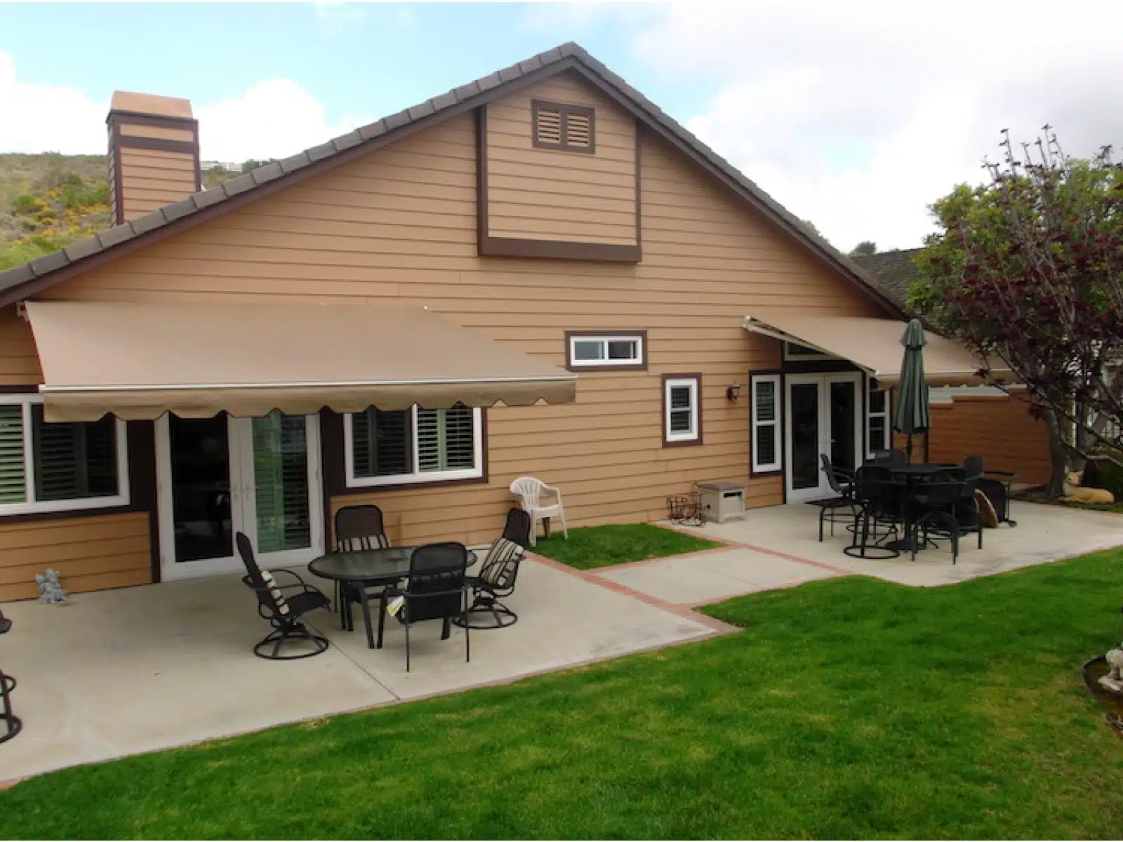 5 Examples of Window Awning Models and Why They Are Right for Your Backyard 1