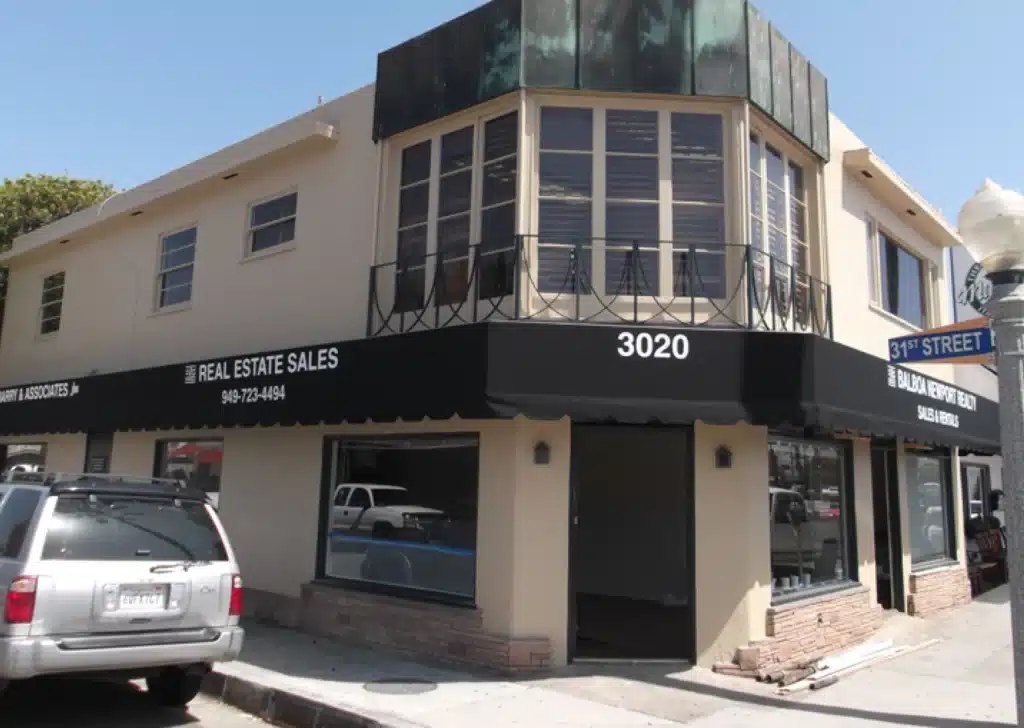 YOUR COMPLETE GUIDE TO COMMERCIAL FABRIC CANOPIES & AWNINGS 4