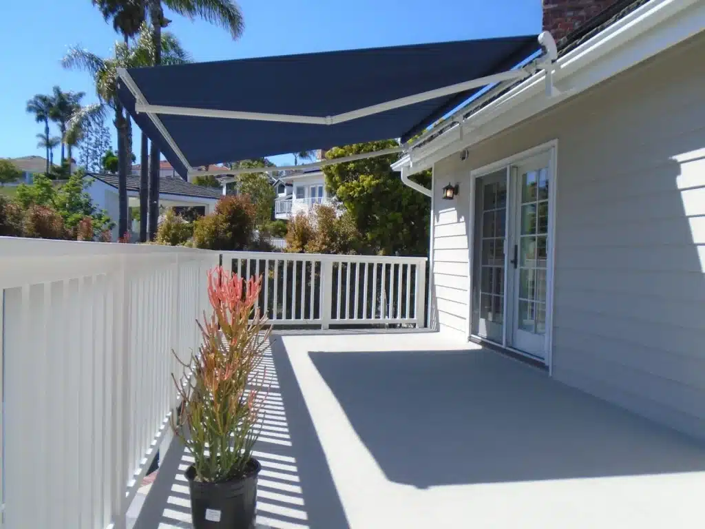 Guide to Choosing The Best Retractable Awning 4